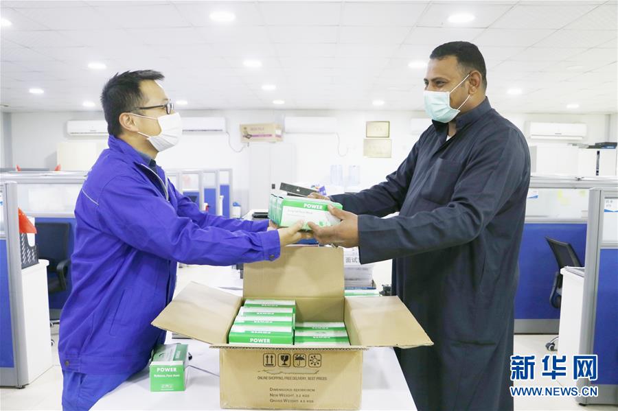 （國際疫情&middot;圖文互動）（3）通訊：防疫、生產(chǎn)兩不誤，沙漠現(xiàn)&ldquo;棋盤&rdquo;&mdash;&mdash;記中企承建科威特住房基建項(xiàng)目