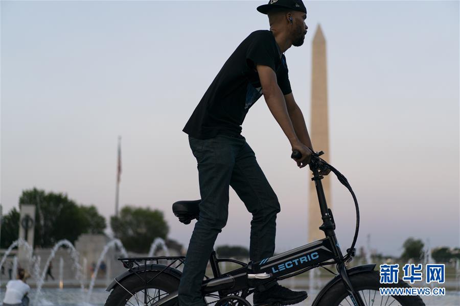 (國(guó)際疫情)(1)美國(guó)官方單日新增新冠病例超5.4萬例