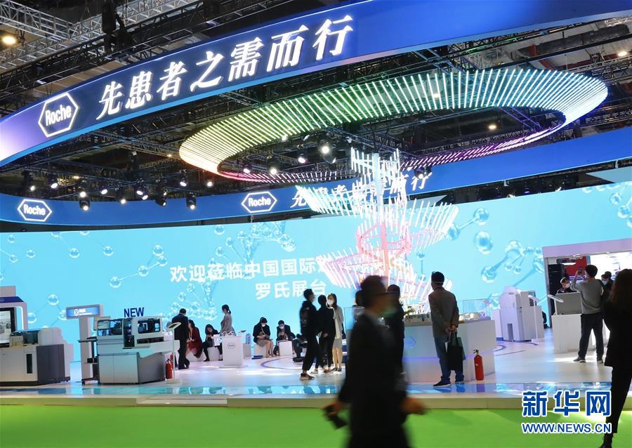 （第三屆進(jìn)博會(huì)&middot;圖文互動(dòng)）（9）新疫苗、新療法，進(jìn)博會(huì)最&ldquo;火爆&rdquo;展區(qū)見(jiàn)聞