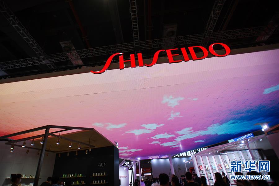 （第三屆進(jìn)博會(huì)&middot;新華視界）（8）觀展體驗(yàn)：多彩&middot;絢爛&middot;未來感