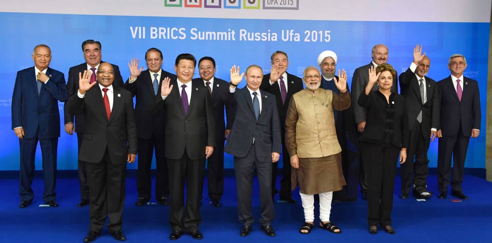 習(xí)近平出席金磚國家同歐亞經(jīng)濟(jì)聯(lián)盟、上海合作組織成員國、觀察員國及受邀國領(lǐng)導(dǎo)人對話會