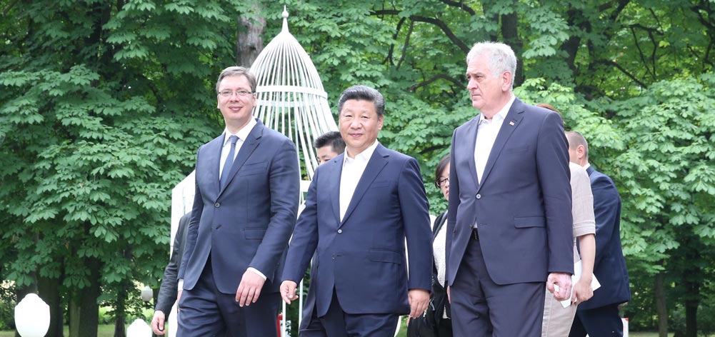 習(xí)近平出席塞爾維亞總統(tǒng)尼科利奇、總理武契奇共同舉行的午宴