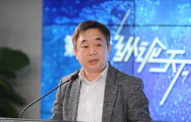 倪峰：明年看全球化，就是看中國