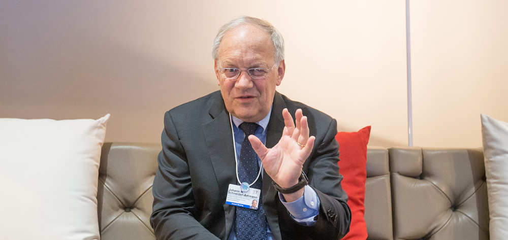 瑞士希望搭乘中國(guó)發(fā)展的&ldquo;快車&rdquo;&mdash;&mdash;訪瑞士聯(lián)邦委員兼經(jīng)濟(jì)、教研部長(zhǎng)施奈德－阿曼