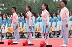 聽共青團(tuán)員和少先隊(duì)員的心聲：請黨放心，強(qiáng)國有我！